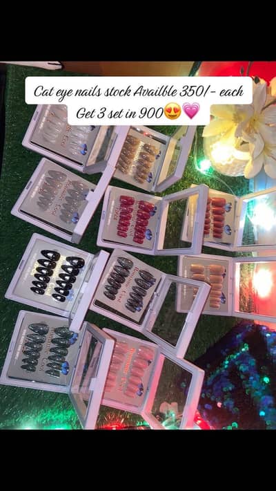 Cat eye nails available