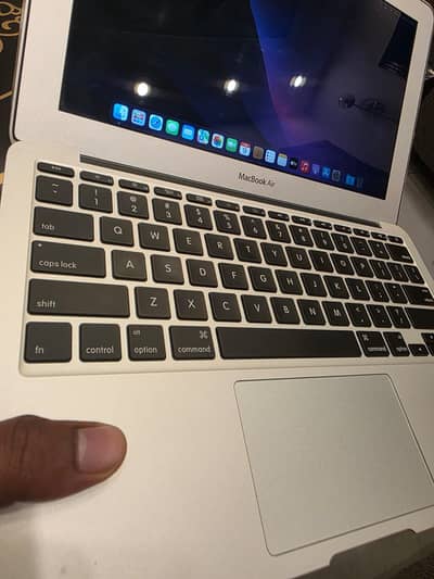 mac book air,8 gb ram 128 storage