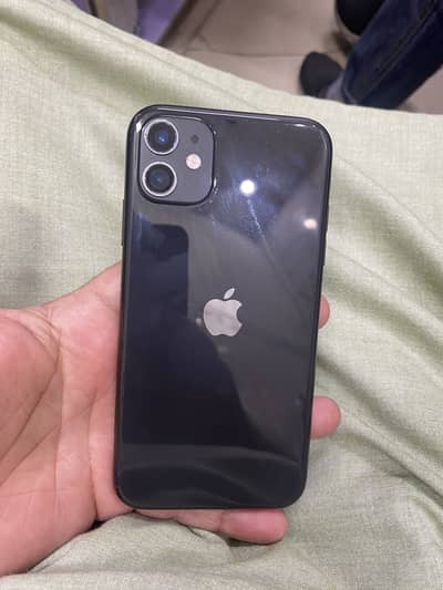 iPhone 11 128gb fectory unlock. 2 months esim working