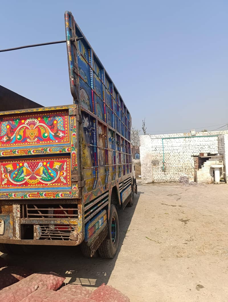 Mazda 2002 model foji frame  nissan copy 8