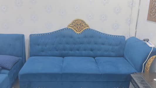L shape sofa,good condition,velvet blue colour