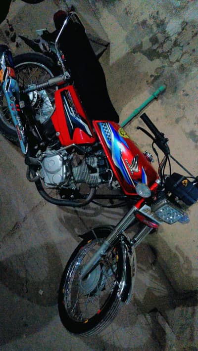 Honda CG 125 2024 model for sale.