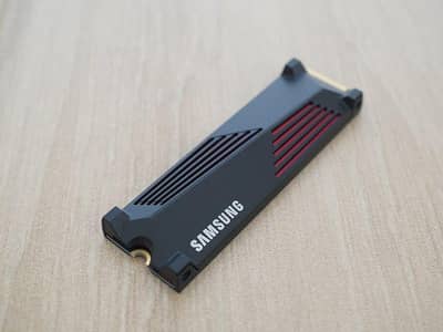 Samsung 990 pro 4tb with heatsink Almost like new