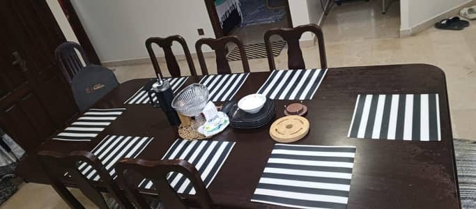 Original Wooden Dining Table Set–6 Seater (Imported from Saudi Arabia)