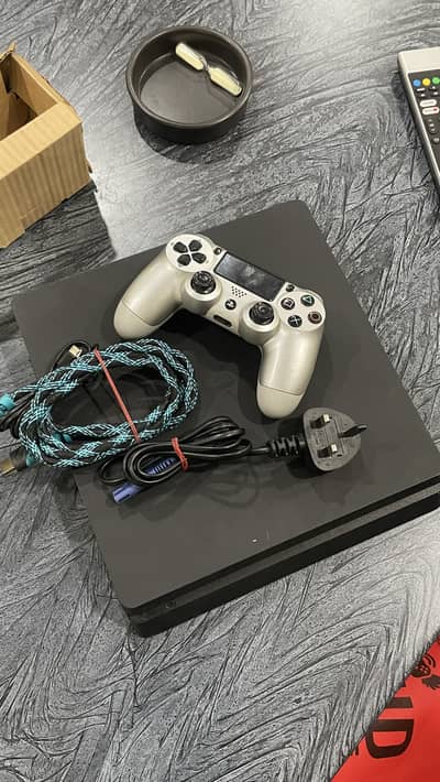 Ps4 slim jailbreak 10/10 + games