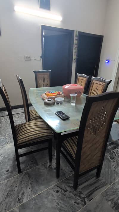 Dinning table with chairs