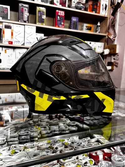 Jackie helmet for sale 15000 ka lia tha original ha, L size