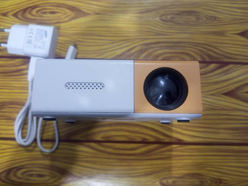Mini LED Projector 1