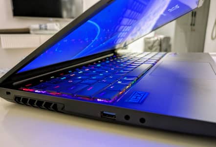 Aftershock Apex 15 – RTX 3080 16GB (165W) Ryzen 9 Gaming Laptop