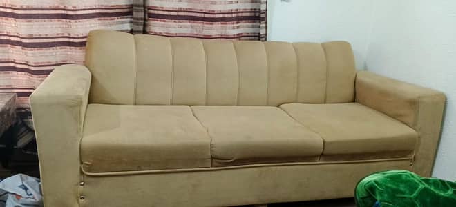 4 seater sofa sale due to shifting