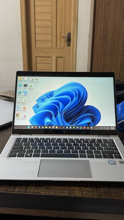 Hp Elitebook 1030 G3 Intel core i5-8gen 8 GB Ram 256 GB