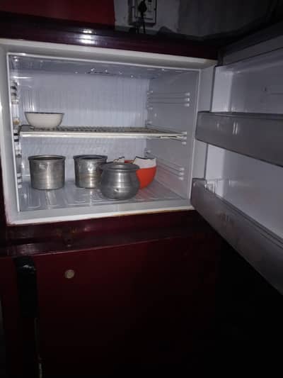 ferig totally good condition full cooling urgent sale