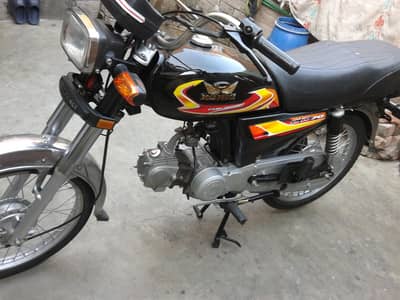 road prince 70 contact me 03259482245