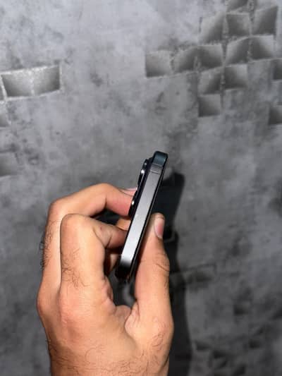 Used 15 Pro Max Sim Locked LLA