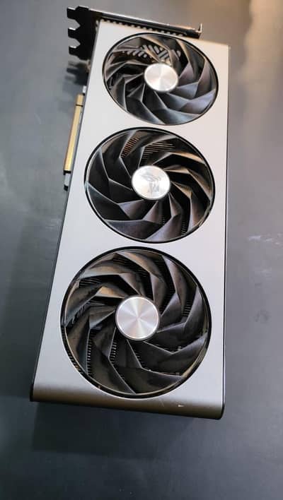 Sapphire NITRO AMD Radeon RX 7800XT btr then Rtx 3080,4070, 4070ti