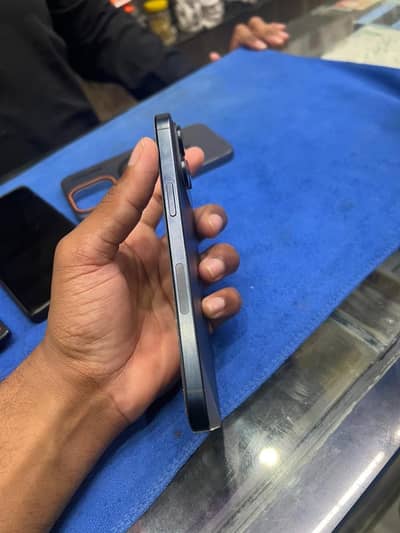 15 pro max blue titanium