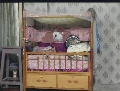 baby cot