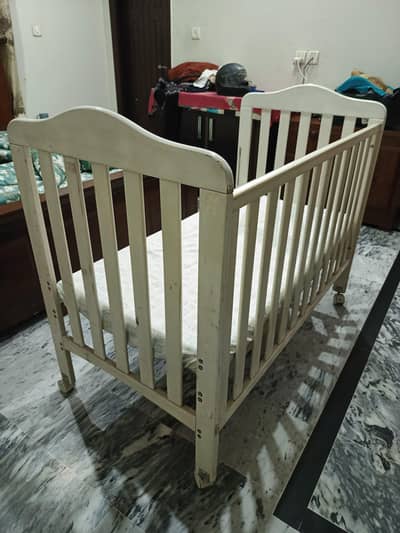 zubaida's crib for babies for sale.  very good condition.
