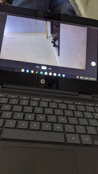 HP CHROMEBOOK OS 11  URGENT SALE