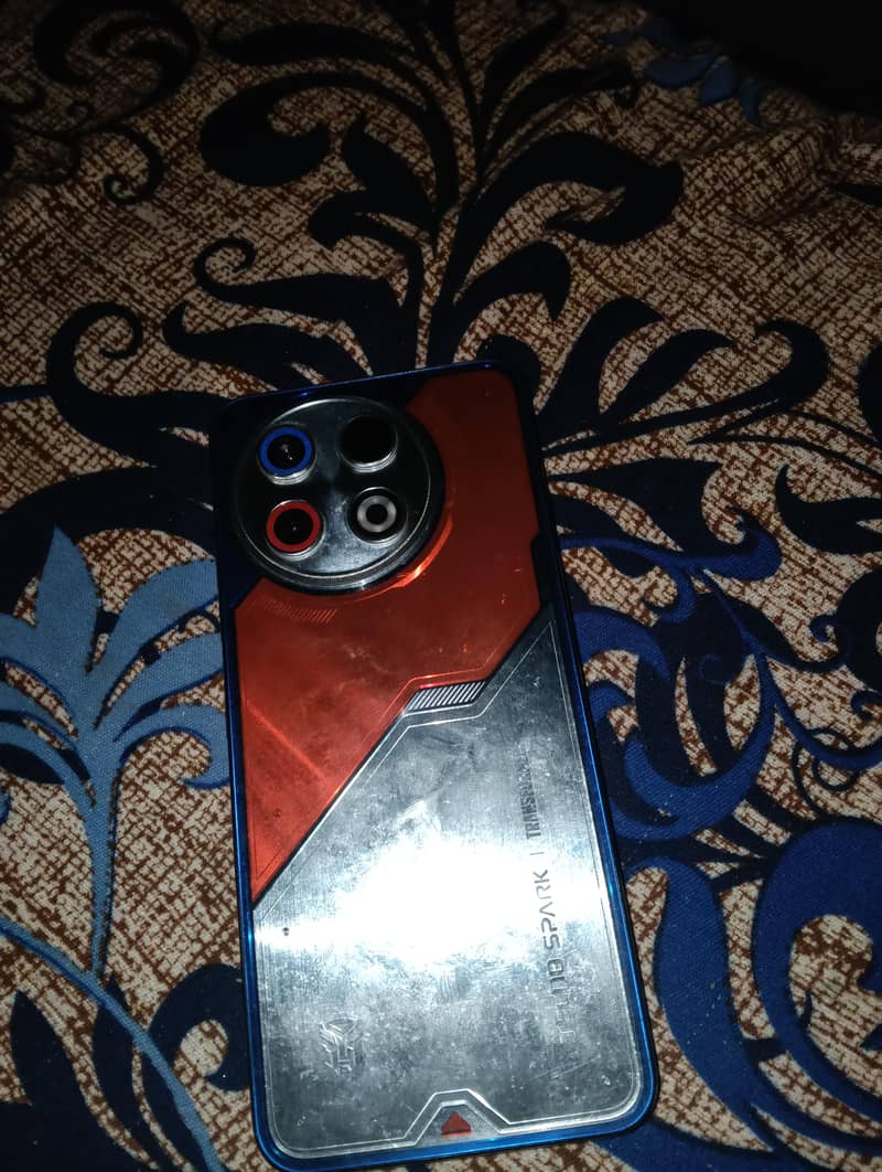 using by one hande 1