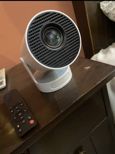 Portable Projector for room theatre with speaker installed