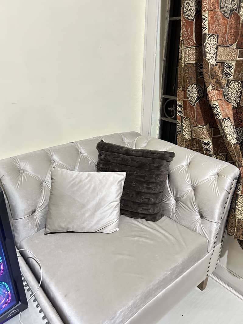 White sofas with table 2