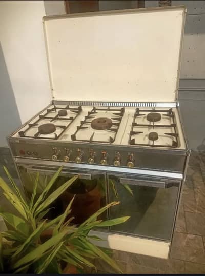 Glam Gas Original Imported Slightly Used 9/10 Condition for Sale