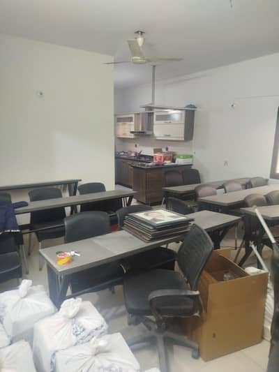 dha phase 2 4 bad DD good condition famliy only parking