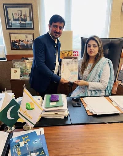 Office Staff Required Females & Male For  Head Office