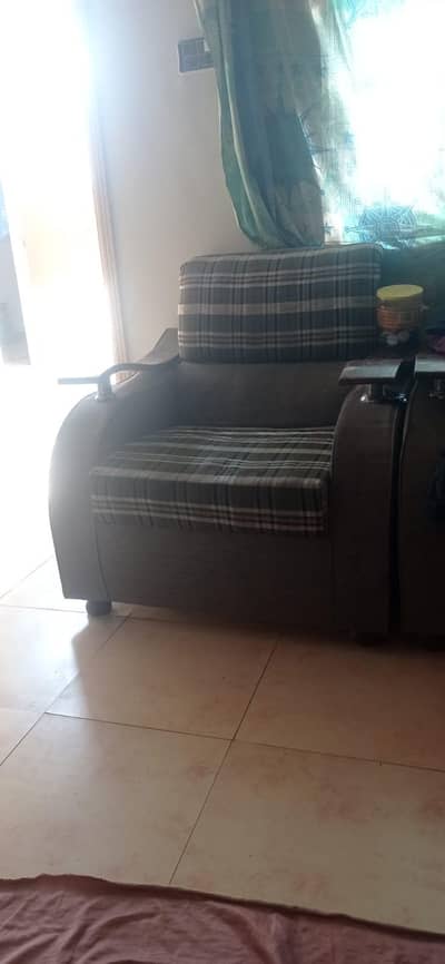 Sofa set of 7 seater in good condition