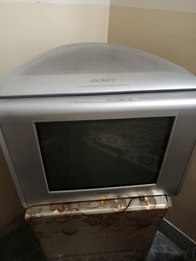 Sony Wega TV 21” – Excellent Sound & Working Condition
