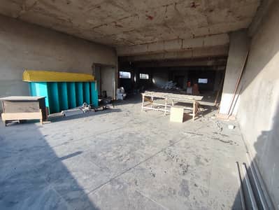 1 kanal 2nd floor for rent  3000 sqft  tile flooring  2 washrooms  basment parking  near to canal  Rent 425k