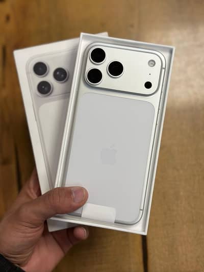 IPHONE 17 PRO MAX - 256GB STORAGE - SIMLOCKED -JV