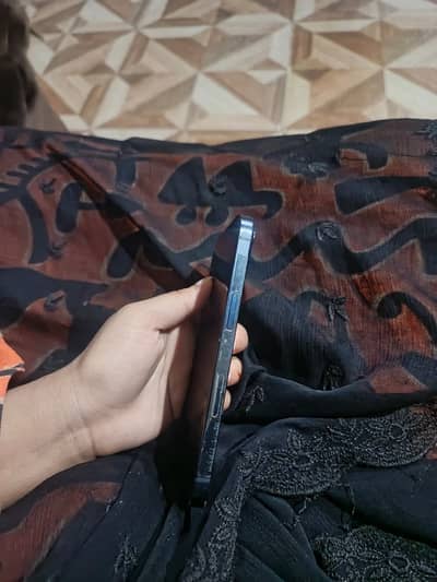 iPhone 13 non pta 128 gb 88% battery 9/10 condition