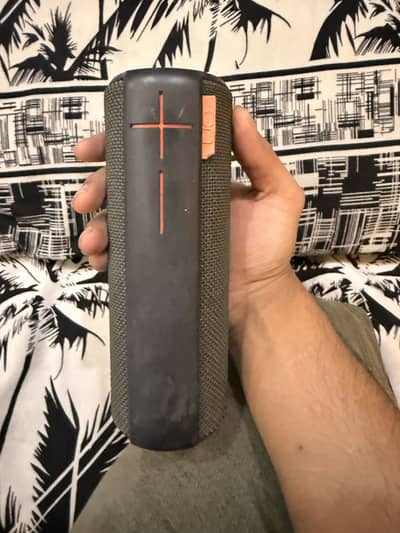 Logetich boom spekaker original (full heavy sound) 15 hours backup