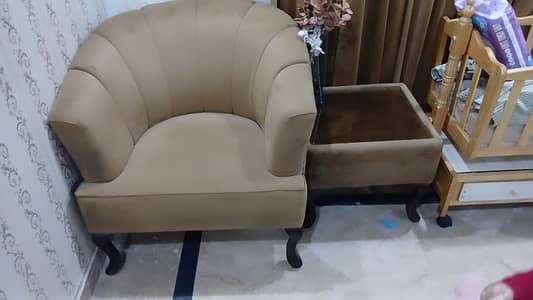 coffee chairs with table stylish and almost new. . .