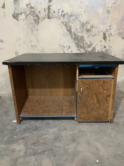 office table normal condition