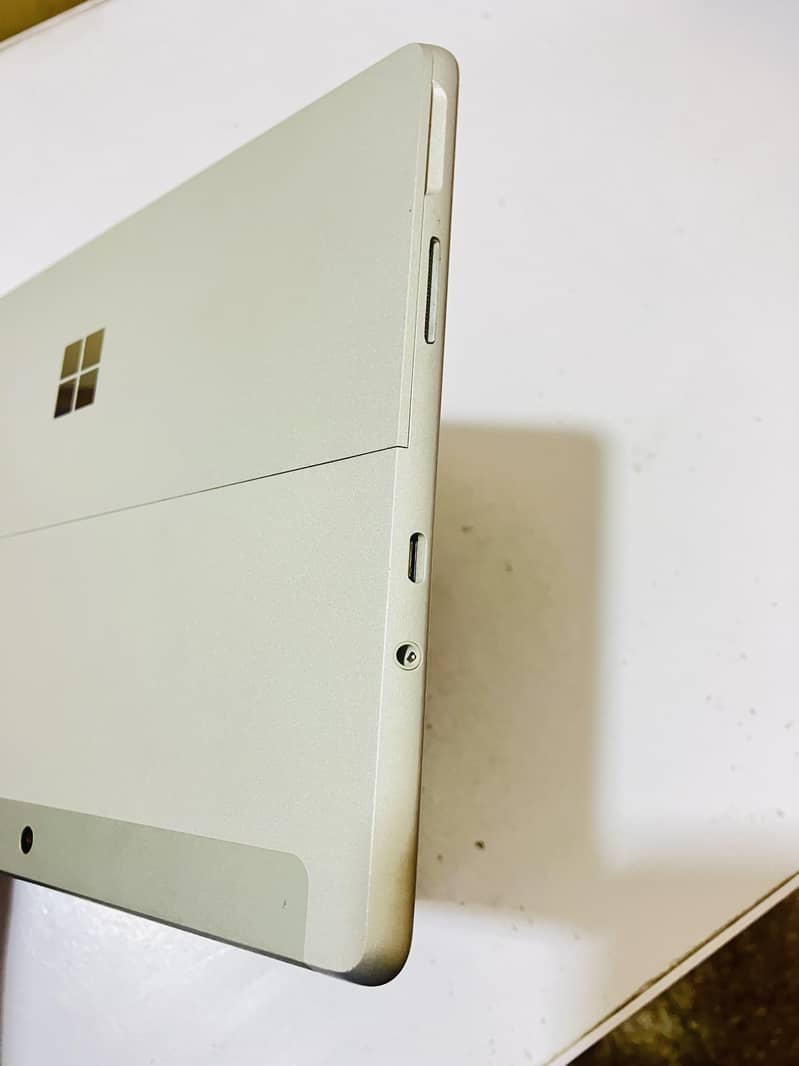 Surface Tablet (8/256) 3