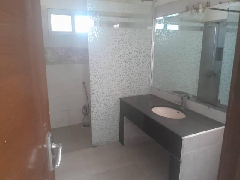 upper portion for rent in E11/2 4