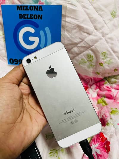iphone 5S 128GB full box urgent for sale