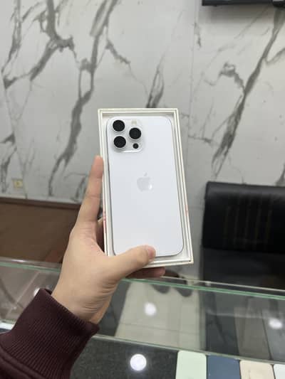 Iphone 16 pro Max sim glitch