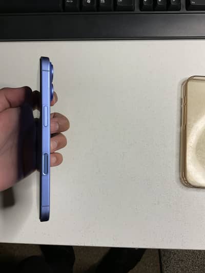 Iphone 16 128gb jv sim locked (box+cable)