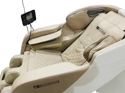 Luxury Full Body Massage Chair Like New, Excellent Condition