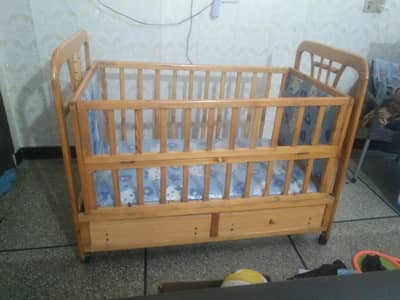 Ideal for newborns to toddlers  Easy to assemble and move