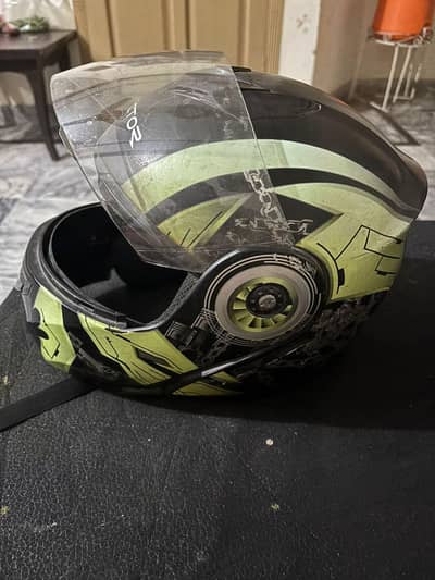 vector helmet for sale used hai but outclass hai condition is 9/10