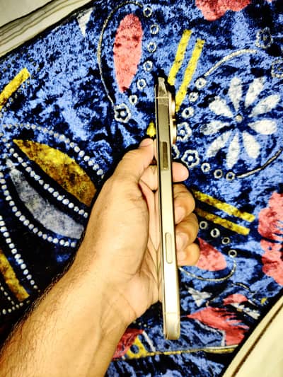 iphone 16 pro max jv gold edition