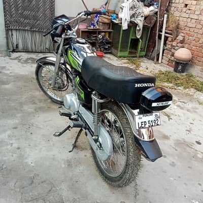 new condition bahut acchi look hai nambar 03244533164