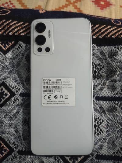 Infinix hot 12 mobile ha bilkul saf condition ma charger box Sath ha