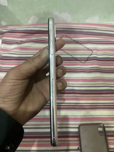 I phone xs max(Pta approved)/ 64 gb