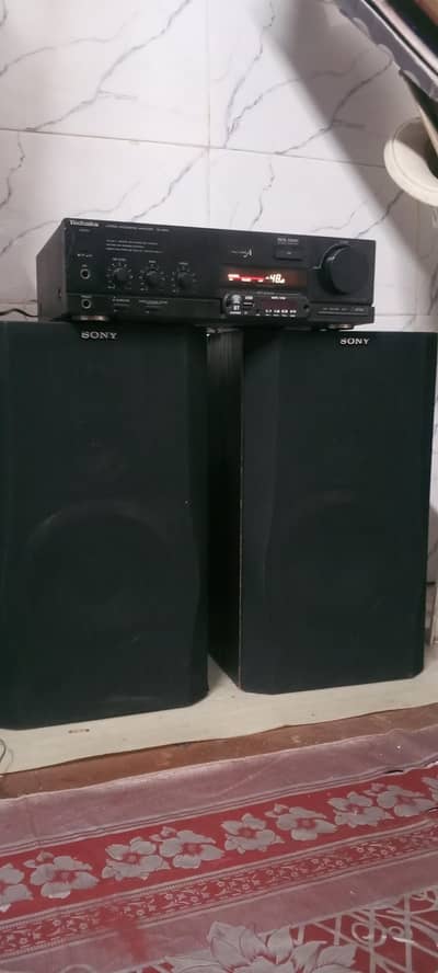 Technics Amplifier with Somy Speakers